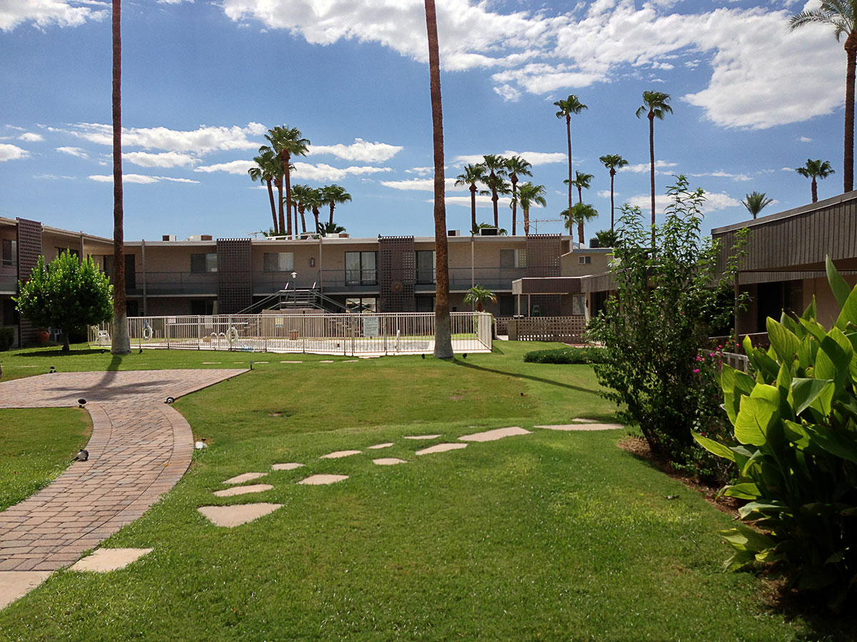 Day-O Apartments by Al Beadle in Scottsdale, Dayo