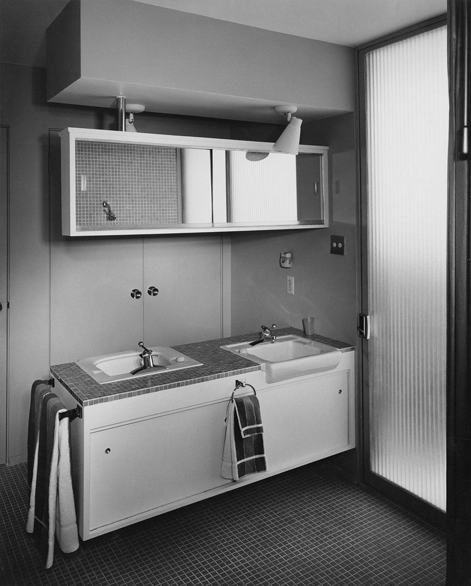 The bathroom of Fingado House #2 designed by Al Beadle