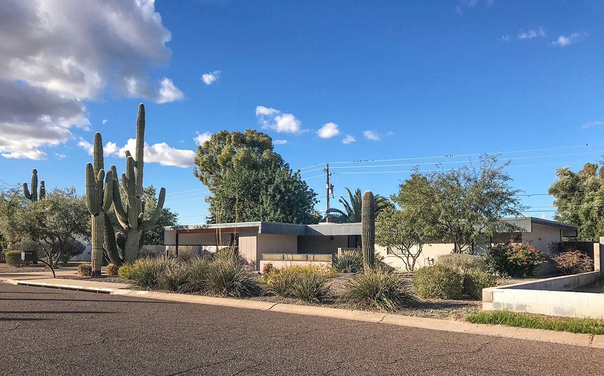 Cholla model home by Al Beadle in Paradise Gardens, Phoenix Arizona, 2016