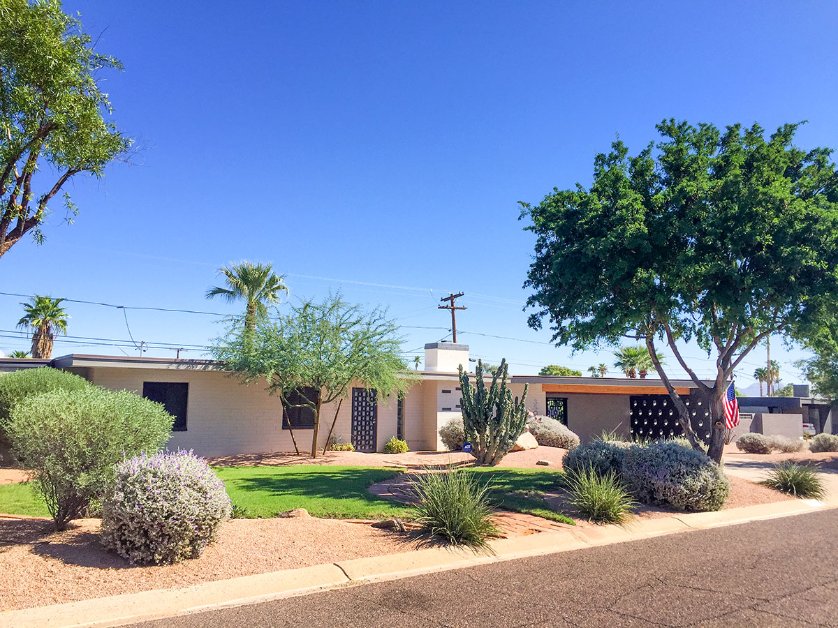 Ocotillo model home by Al Beadle in Paradise Gardens