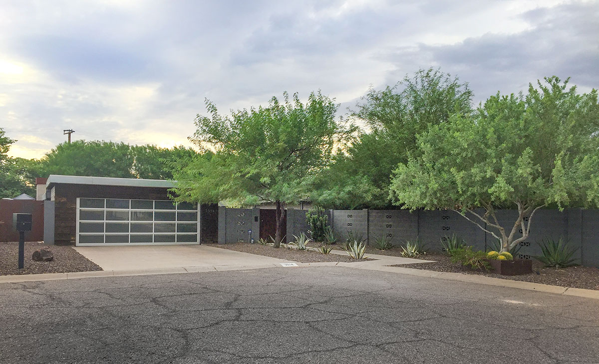 Saguaro model home by Al Beadle in Paradise Gardens, Phoenix Arizona, 2016