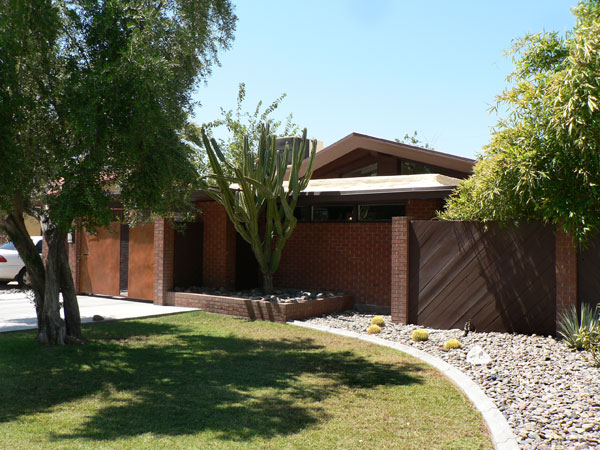 The Mocine Residence designed by Fred Guirey FAIA in Phoenix