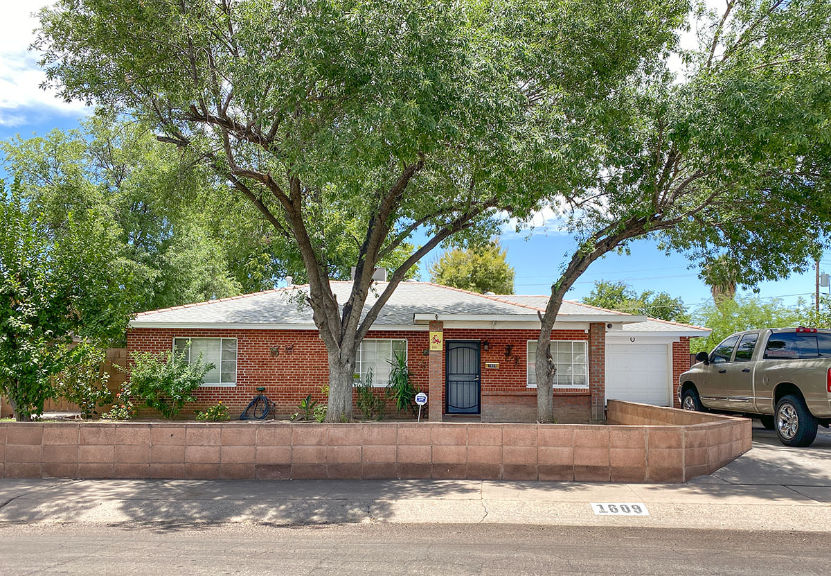 Hoffmantown by Ralph Haver in Phoenix Arizona