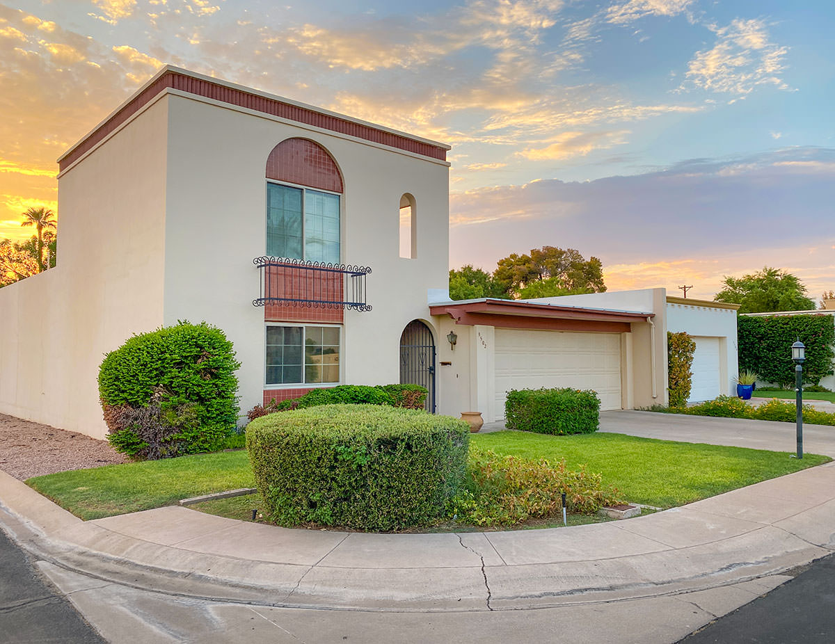 Sutton Place by Haver, Nunn and Jensen in Phoenix Arizona