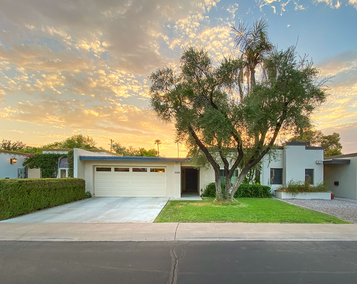 Sutton Place by Haver, Nunn and Jensen in Phoenix Arizona