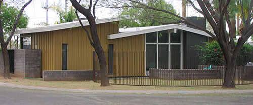 Modern metal fences in Phoenix Arizona