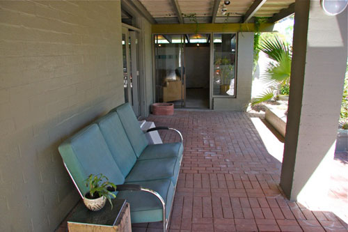 The Hobza + Bageant Residence on the Modern Phoenix Hometour 2009