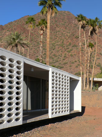 The White Gates Residence on the Modern Phoenix Hometour 2009