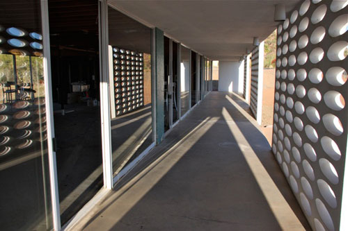 The White Gates Residence on the Modern Phoenix Hometour 2009