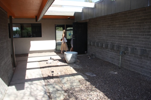 The Tames Residence on the Modern Phoenix Hometour 2010