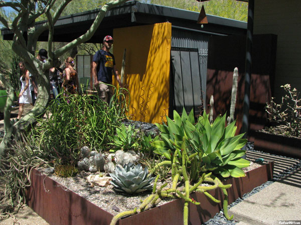 The Buck Residence on the Modern Phoenix Hometour 2011