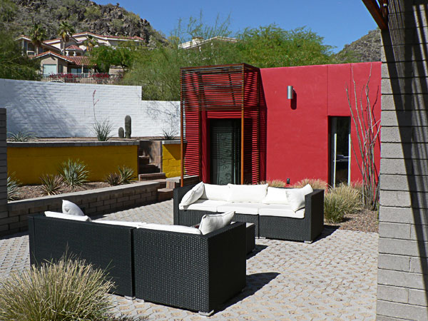 The Vasan-Lobo Residence on the Modern Phoenix Hometour 2011