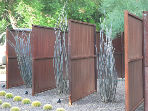 Modern metal fences in Phoenix Arizona