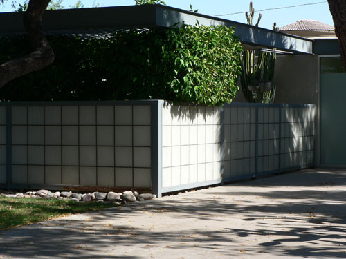 Modern metal fences in Phoenix Arizona