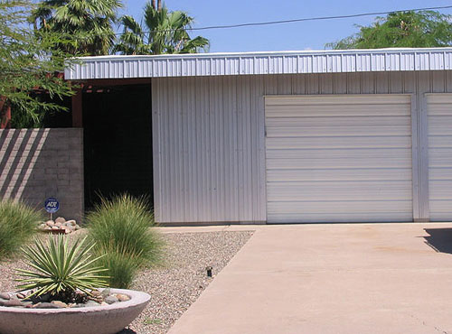 Modern metal fences in Phoenix Arizona