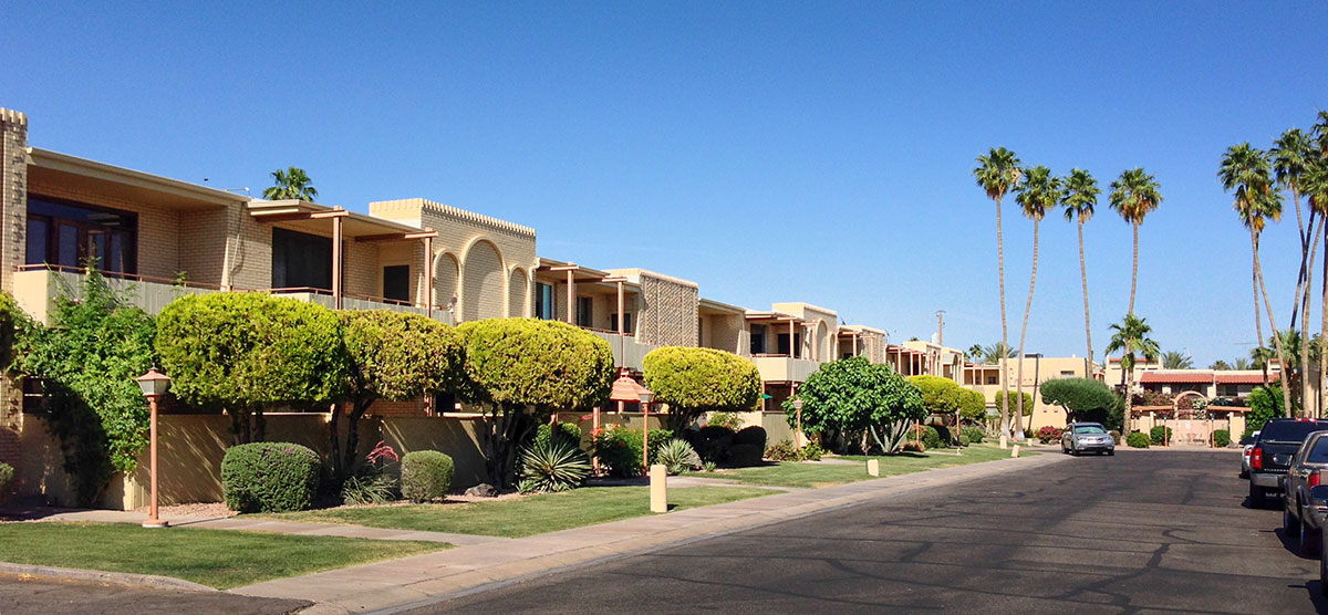 The Embassy: Scottsdale Garden Apartments on Modern Phoenix