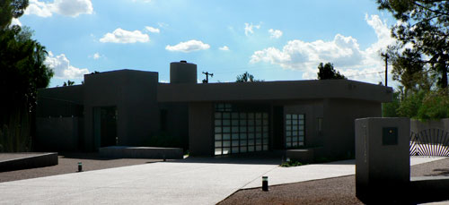 Marion Estates neighborhood by Camelback Mountain designed by Al Beadle, Ralph Haver, and Blaine Drake