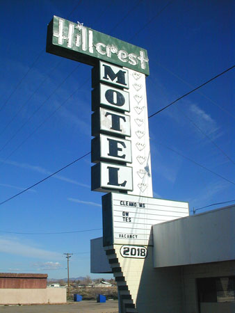 Neon Googie Signage in Kingman