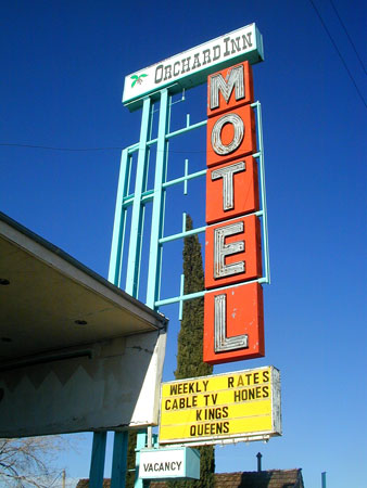 Neon Googie Signage in Kingman