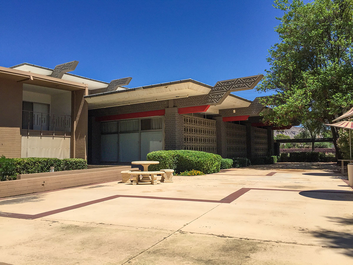 Brownmoor by Charles Polacek AIA in Scottsdale Arizona