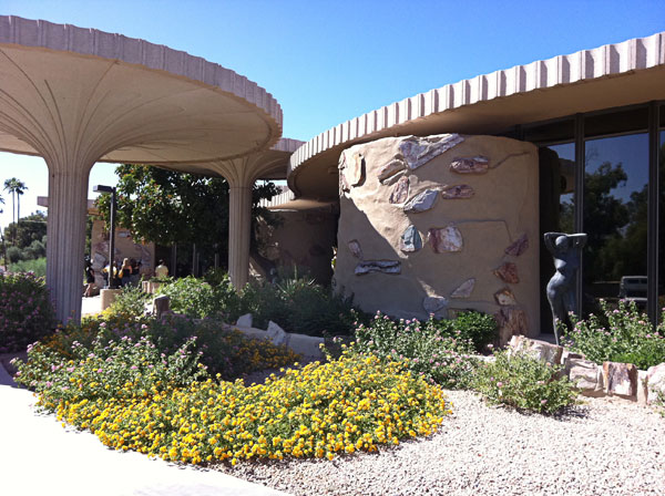 Valley National Banak designed by Frank Henry on the Docomomo tour 2011